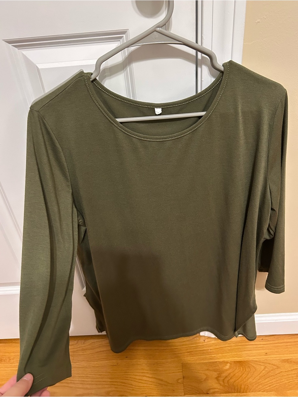 Bundle of 2 Maternity Shirts - Picture 5 of 8